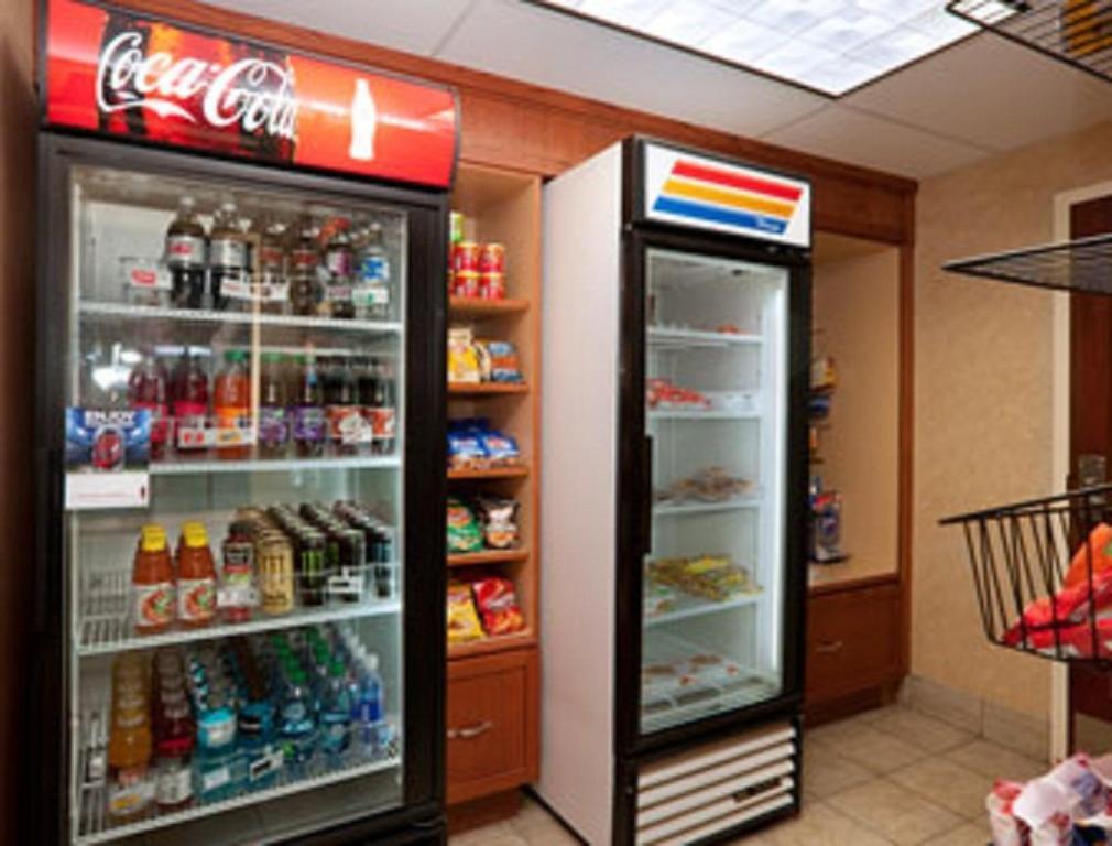 Baymont By Wyndham Elkhart Hotel Facilities photo